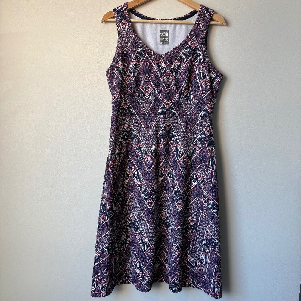 The North Face Sleeveless Geometric V-Neck Athletic Dress - Size Medium
